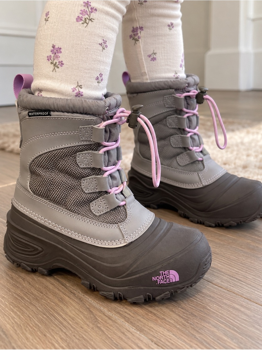 The North Face Alpenglow IV Waterproof Winter Snow Boots Gray Pink Kids Size 12